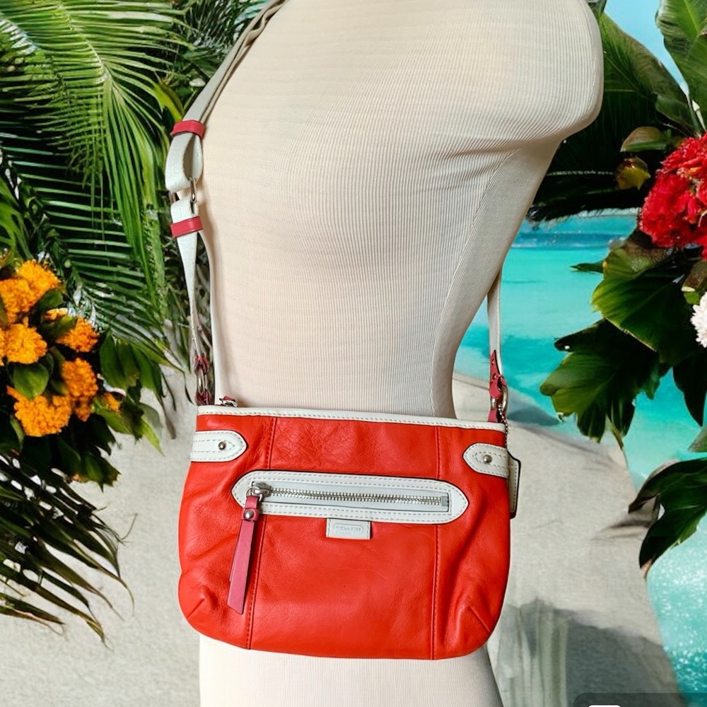 Coach Daisy Spectator Vermillion Leather Swingpack